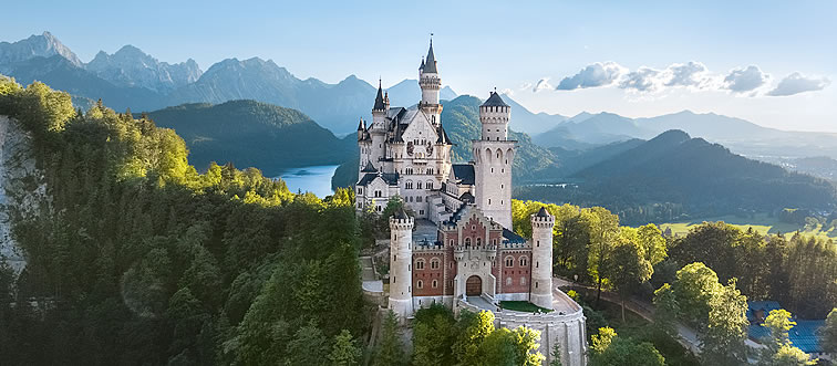 Let's trace the silhouette of this legendary destination.